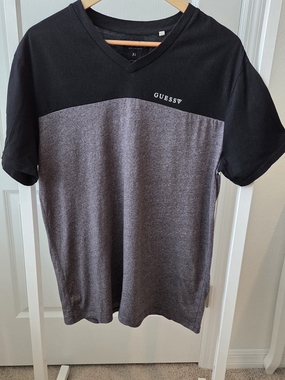 GUESS Men's Black and Heather Gray Colorblock V‑Neck Tee